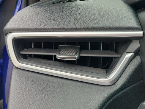 Used 2022 Toyota Corolla Cross XLE FWD image 31