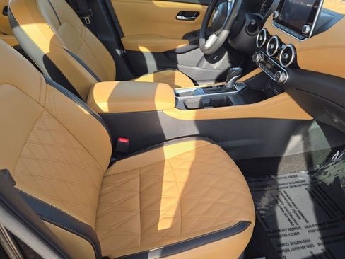 Used 2025 Nissan Sentra SV w/ SV Premium Package image 8