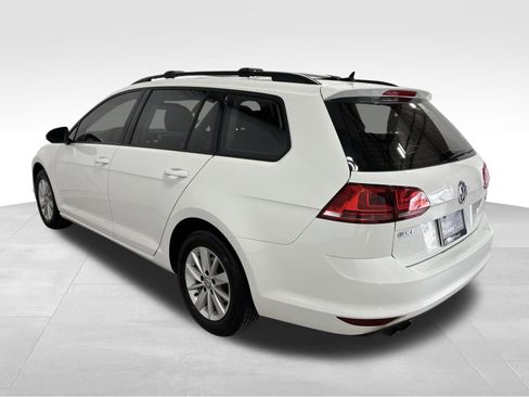 Used 2016 Volkswagen Golf S image 8