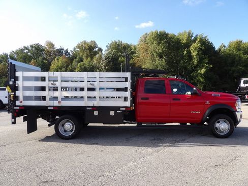 Used 2021 RAM 5500 Tradesman w/ Chrome Appearance Group RWD image 9
