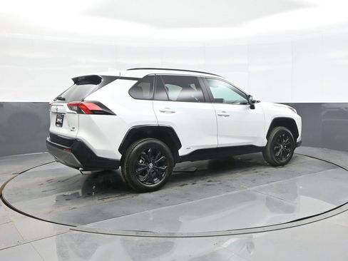 Certified 2025 Toyota RAV4 SE image 7