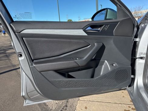 Used 2025 Volkswagen Jetta S image 11