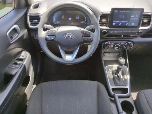 Certified 2023 Hyundai Venue SE FWD image 11