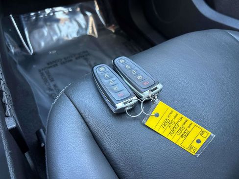 Used 2016 Ford Escape Titanium image 29