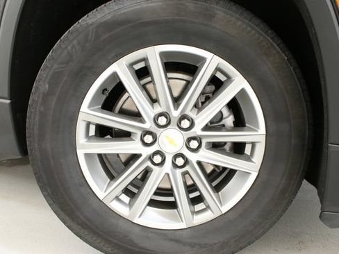 Used 2023 Chevrolet Traverse LT AWD/4WD image 33
