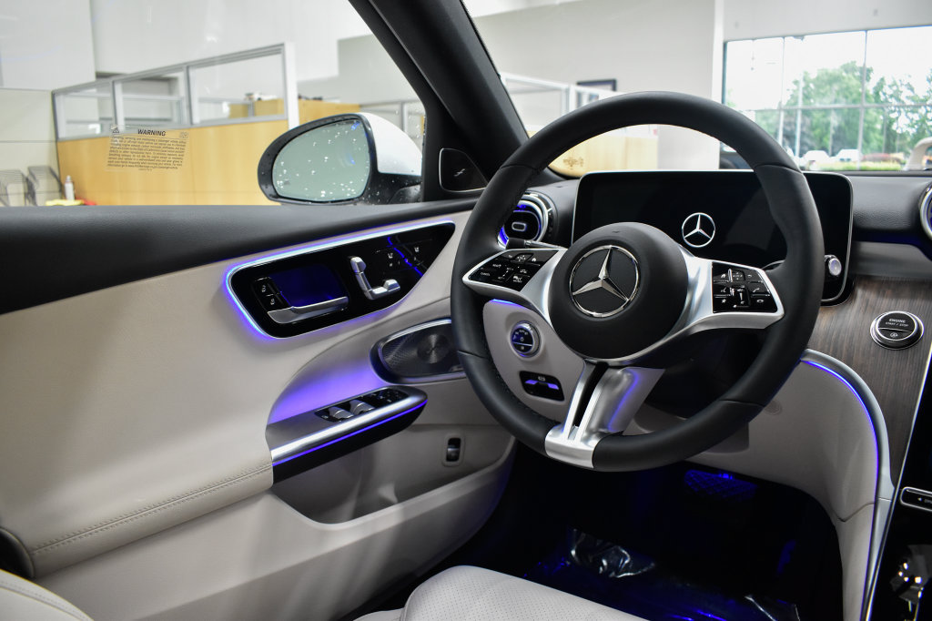 Used 2026 Mercedes-Benz C 300 4MATIC Sedan w/ Exclusive Trim Package image 22