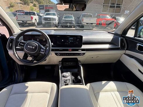 Certified 2025 Kia Sorento EX AWD/4WD image 4