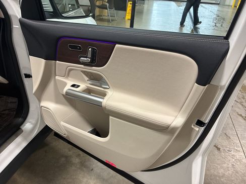 Used 2023 Mercedes-Benz GLA 250 4MATIC image 17