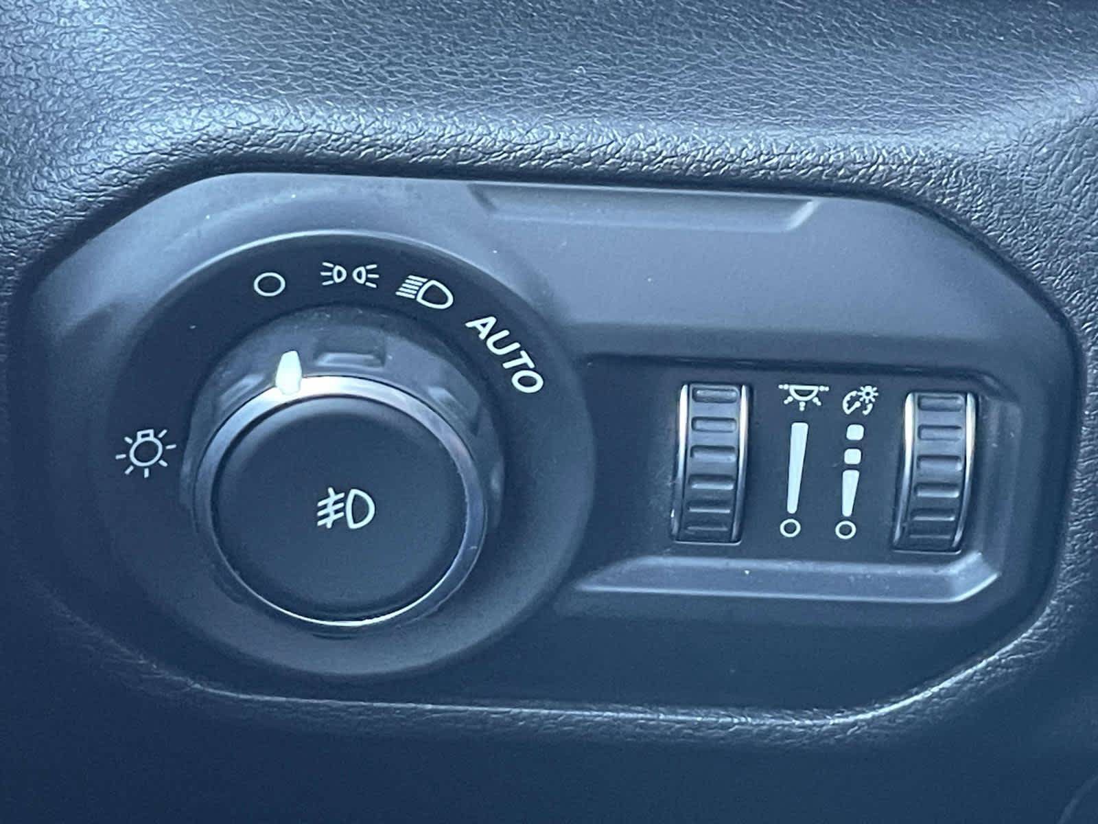 Used 2021 Jeep Wrangler Unlimited Sport AWD/4WD image 32