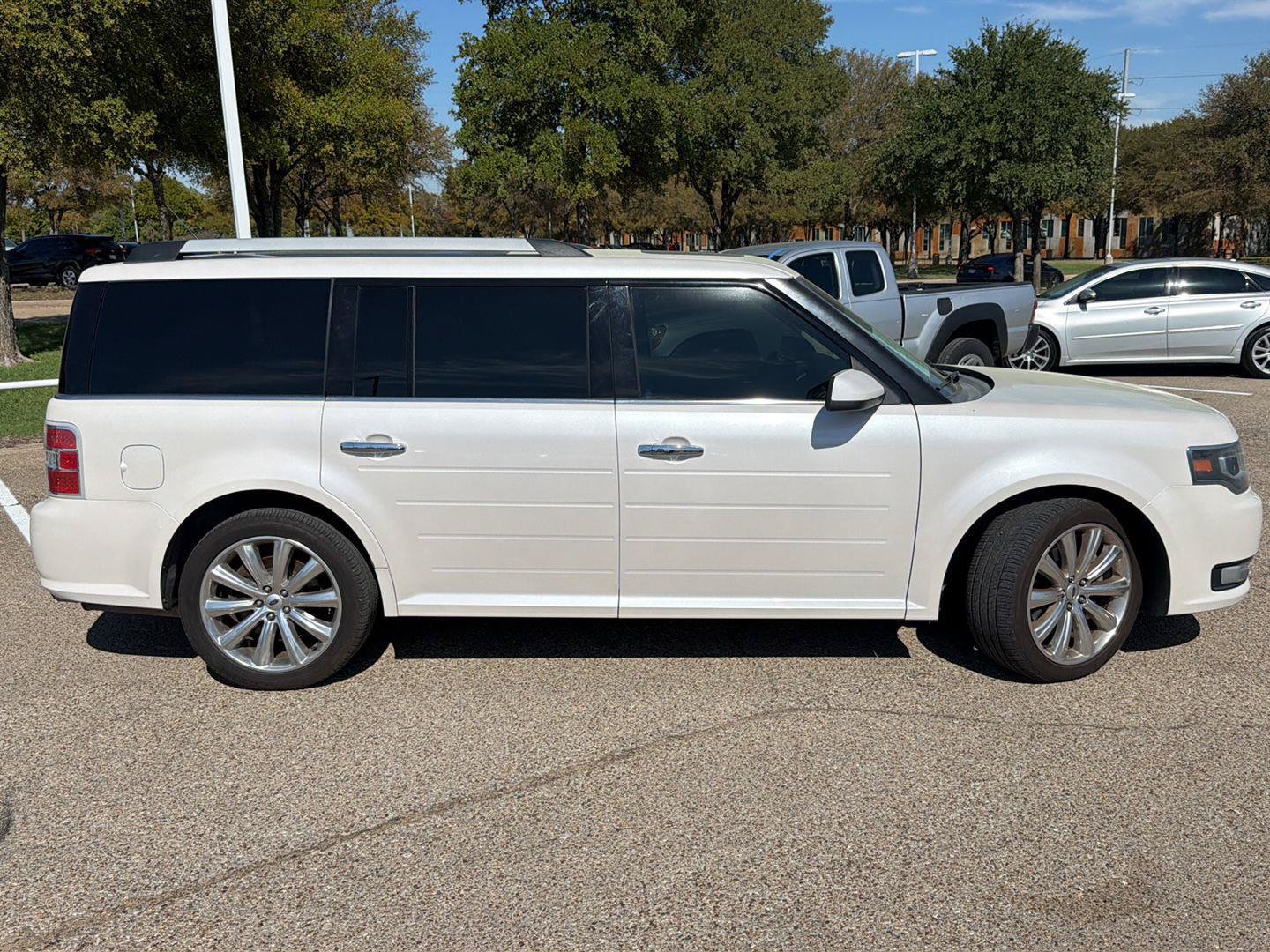 Used 2015 Ford Flex Limited w/ Equipment Group 302A AWD/4WD image 2