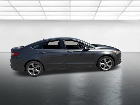 Used 2015 Ford Fusion SE FWD image 5