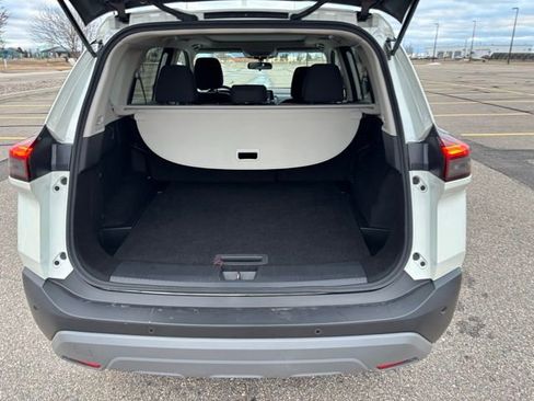 Used 2021 Nissan Rogue SV image 34