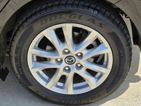 Used 2014 MAZDA MAZDA3 i Touring w/ Technology Package FWD image 31