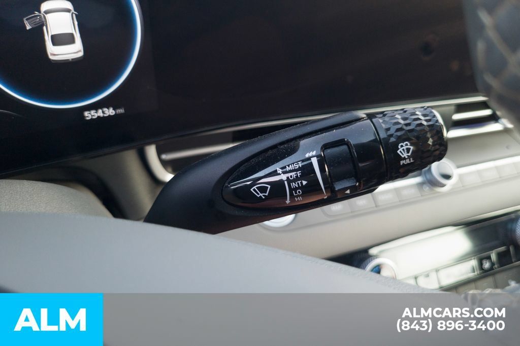 Used 2025 Hyundai Elantra SEL FWD image 15
