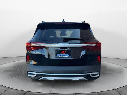 Used 2022 Kia Seltos EX image 4