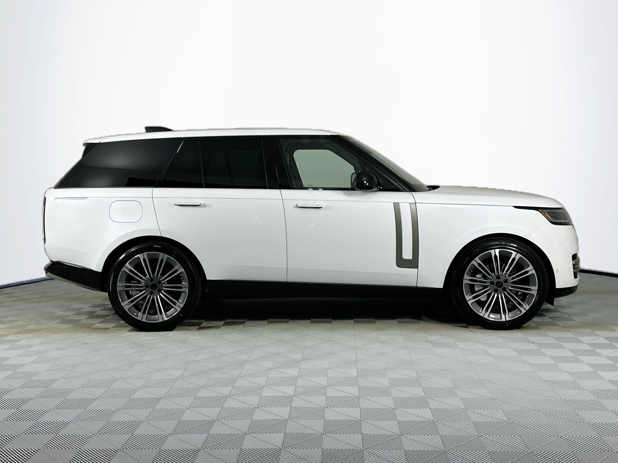 New 2026 Land Rover Range Rover SE AWD/4WD image 4