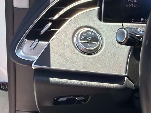 Used 2025 Mercedes-Benz E 350 Sedan image 28
