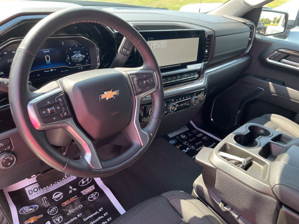 Used 2023 Chevrolet Silverado 1500 LT AWD/4WD image 25
