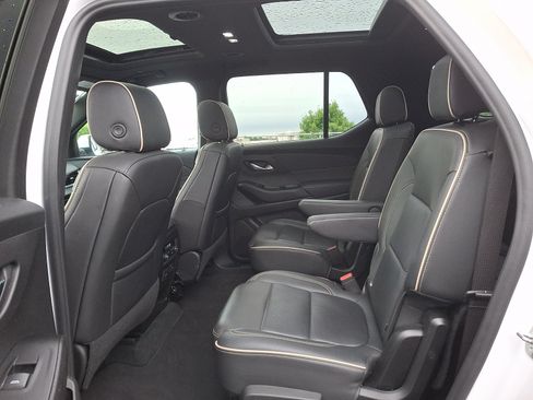 Used 2023 Chevrolet Traverse Premier AWD/4WD image 11