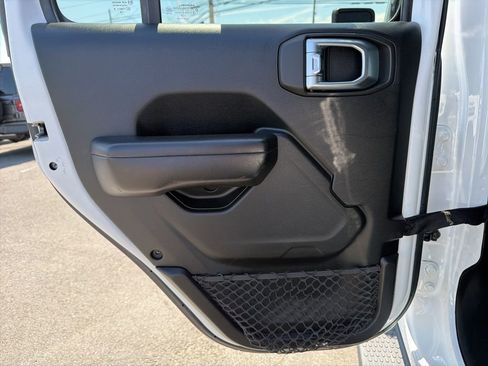 Used 2018 Jeep Wrangler Unlimited Sport S image 18