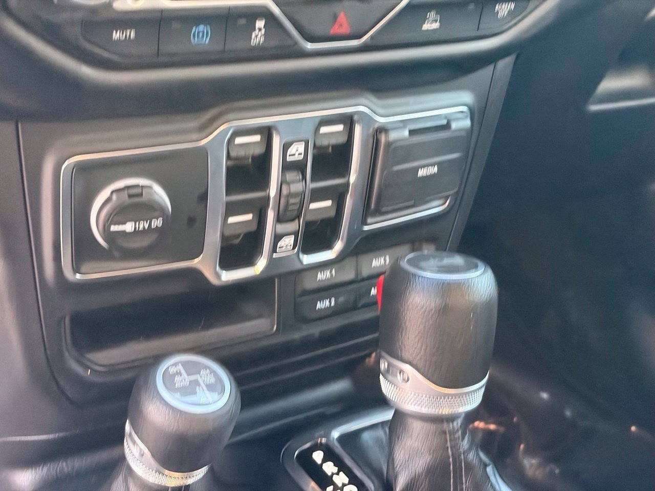 Used 2023 Jeep Wrangler Unlimited AWD/4WD image 31