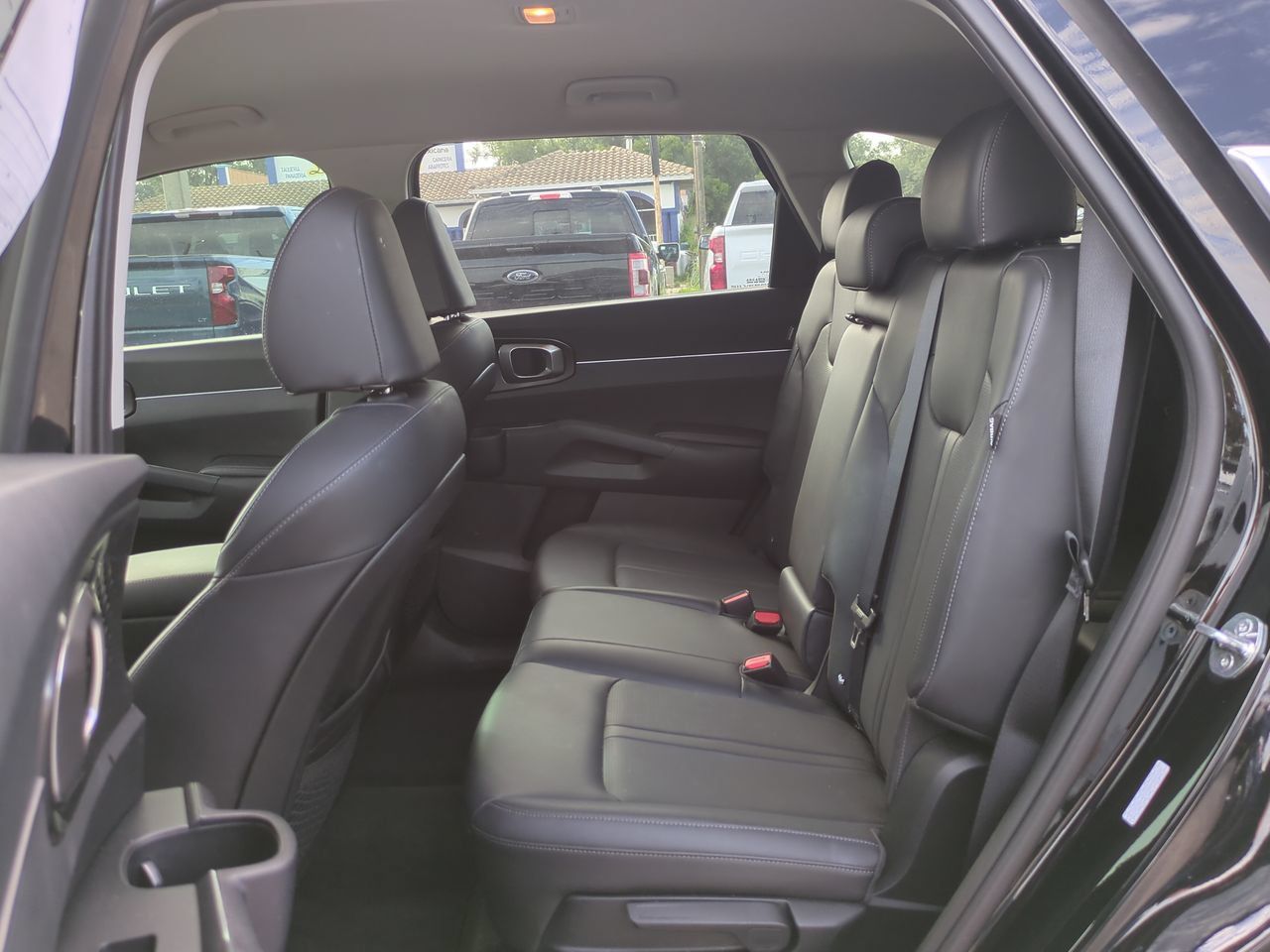 Used 2025 Kia Sorento S FWD image 15