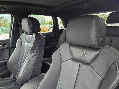 Used 2025 Audi Q3 2.0T Premium w/ Convenience Package AWD/4WD image 23