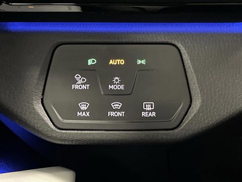 Used 2023 Volkswagen ID.4 Pro S Plus image 25