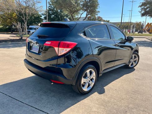 Used 2017 Honda HR-V EX image 5