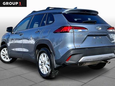 Certified 2022 Toyota Corolla Cross LE image 12