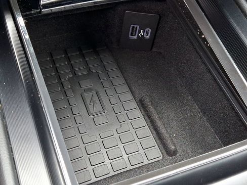 Used 2023 Lincoln Corsair AWD w/ Equipment Group 101A image 25