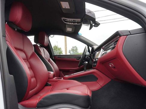 Used 2024 Porsche Macan GTS image 33