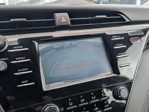 Used 2019 Toyota Camry LE FWD image 16