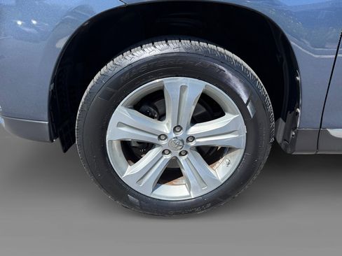 Used 2012 Toyota Highlander Limited w/ Tow Pkg AWD/4WD image 9