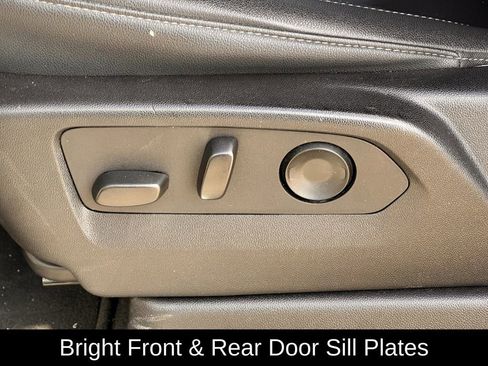 Used 2024 Chevrolet Suburban LT image 29