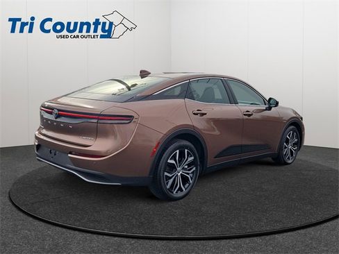 Used 2025 Toyota Crown Limited image 8