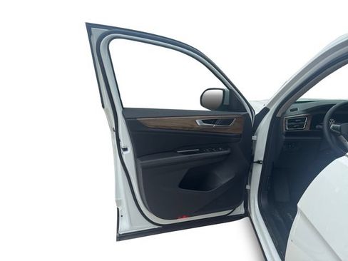 New 2026 Volkswagen Atlas SE FWD image 9