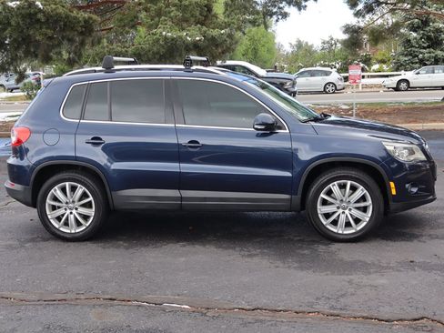 Used 2011 Volkswagen Tiguan SEL AWD/4WD image 3