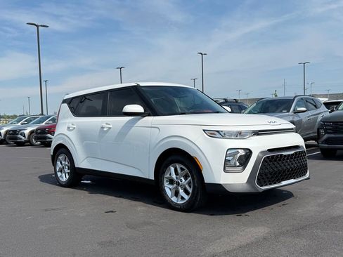 Used 2022 Kia Soul S FWD image 3