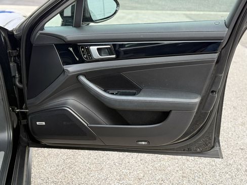 Used 2019 Porsche Panamera 4 image 58