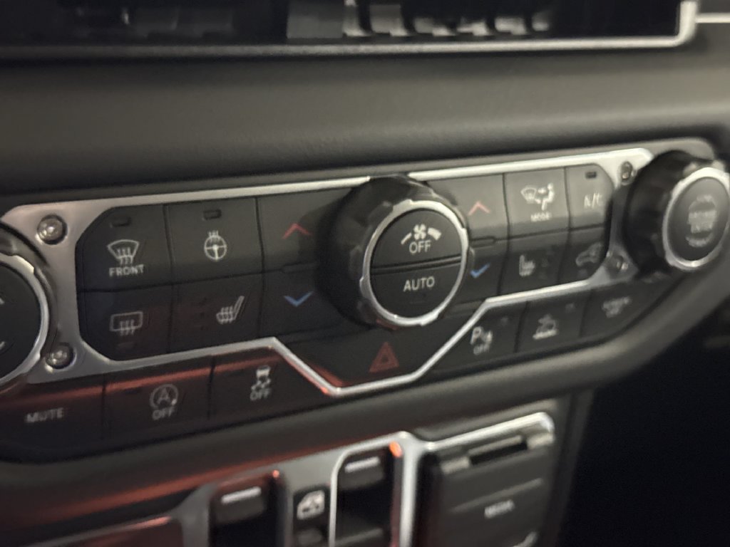 New 2026 Jeep Wrangler Unlimited Sahara AWD/4WD image 15