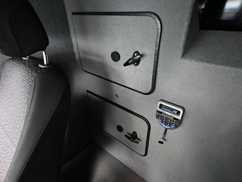 Used 2023 Mercedes-Benz Metris image 32