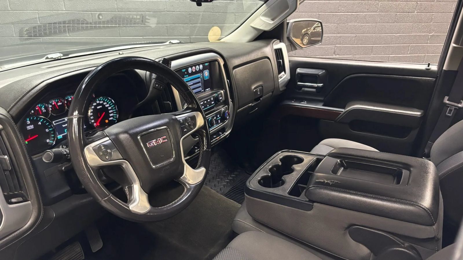 Used 2017 GMC Sierra 1500 SLE w/ SLE Value Package AWD/4WD image 7