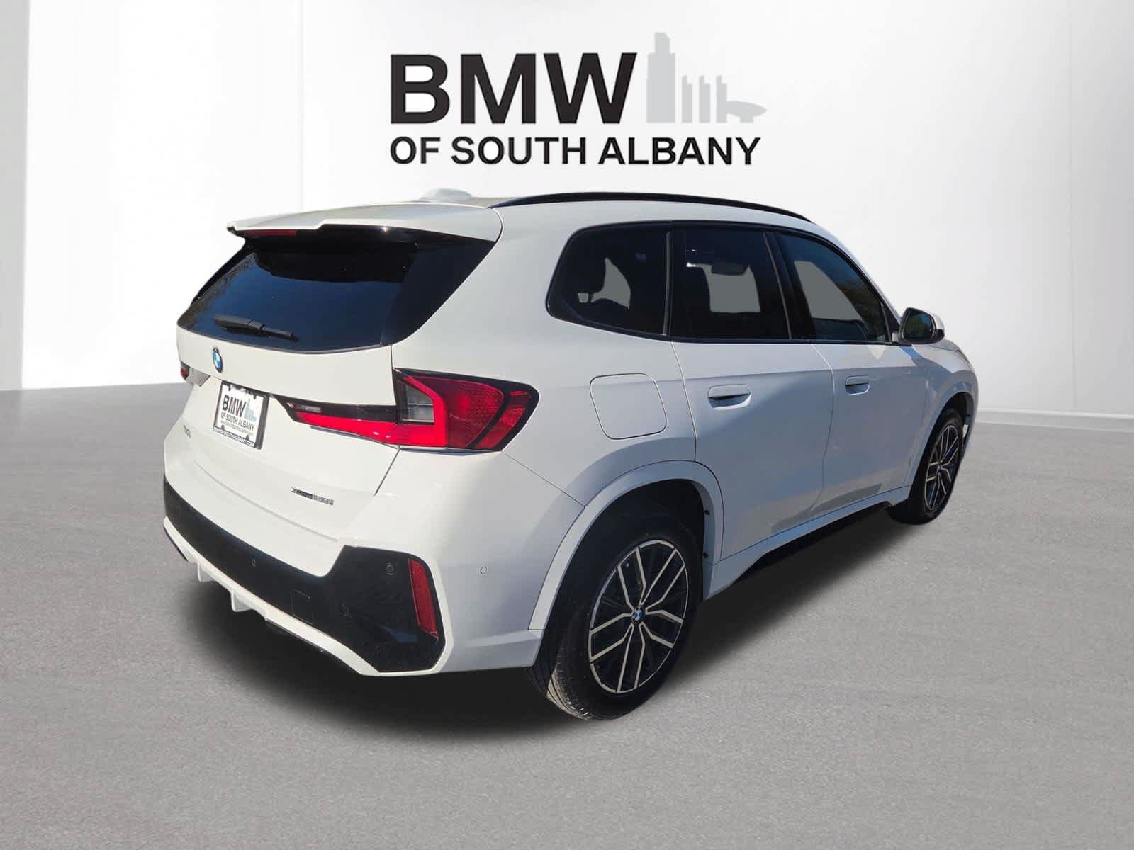 Used 2026 BMW X1 xDrive28i w/ M Sport Package AWD/4WD image 5