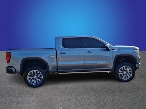 Used 2023 GMC Sierra 1500 Denali w/ Denali Reserve Package AWD/4WD image 3