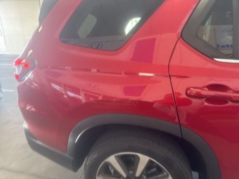 Used 2025 Honda Pilot Touring image 11