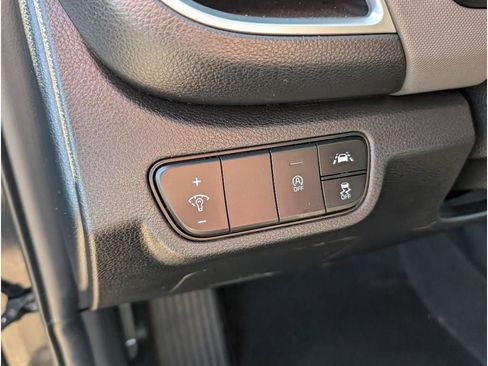 Used 2023 Kia Seltos LX image 16