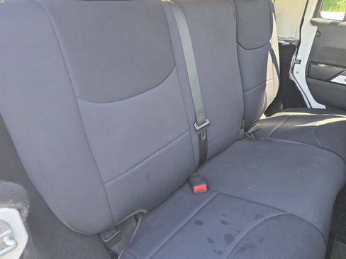 Used 2015 Jeep Wrangler Unlimited Sahara AWD/4WD image 19