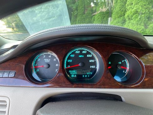 Used 2011 Buick Lucerne Super FWD image 13
