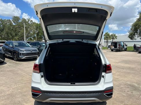 Certified 2023 Volkswagen Taos SE w/ Panoramic Sunroof Package FWD image 42